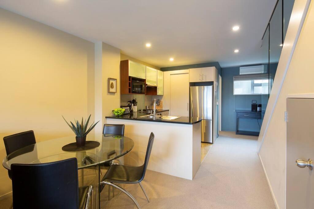 Apartment Remarkable Apt- Pet Friendly- Views- Garage *