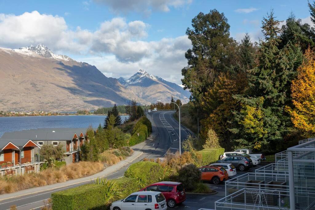 Remarkable Apt- Pet Friendly- Views- Garage Queenstown